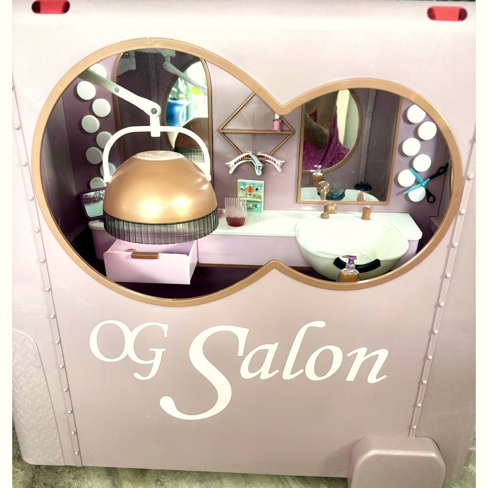 OG Salon on Wheels Doll Playset Mauve Pink Light Up Vanity Trailer